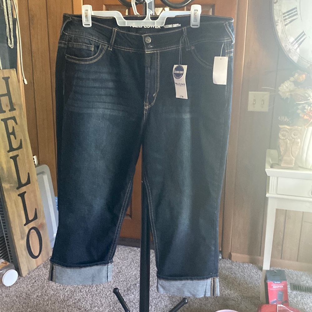 BRAND NEW WITH TAGS Wallflower jeans